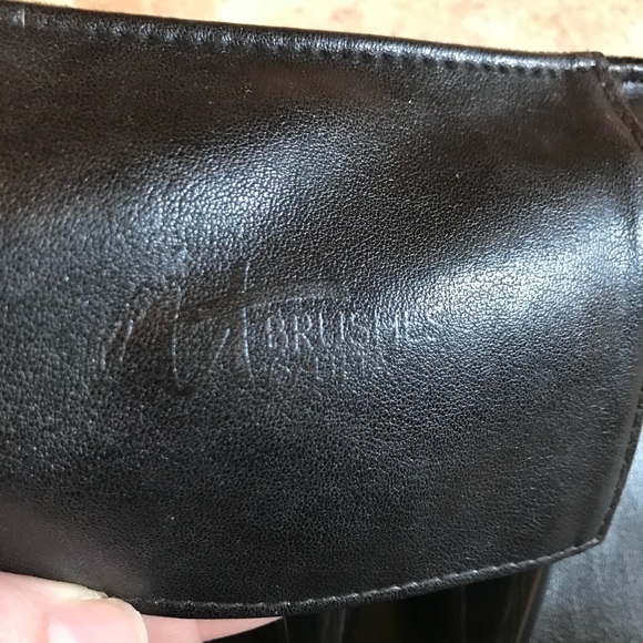 IT Brush Set from Ulta 5 piece - Picture 7 of 8